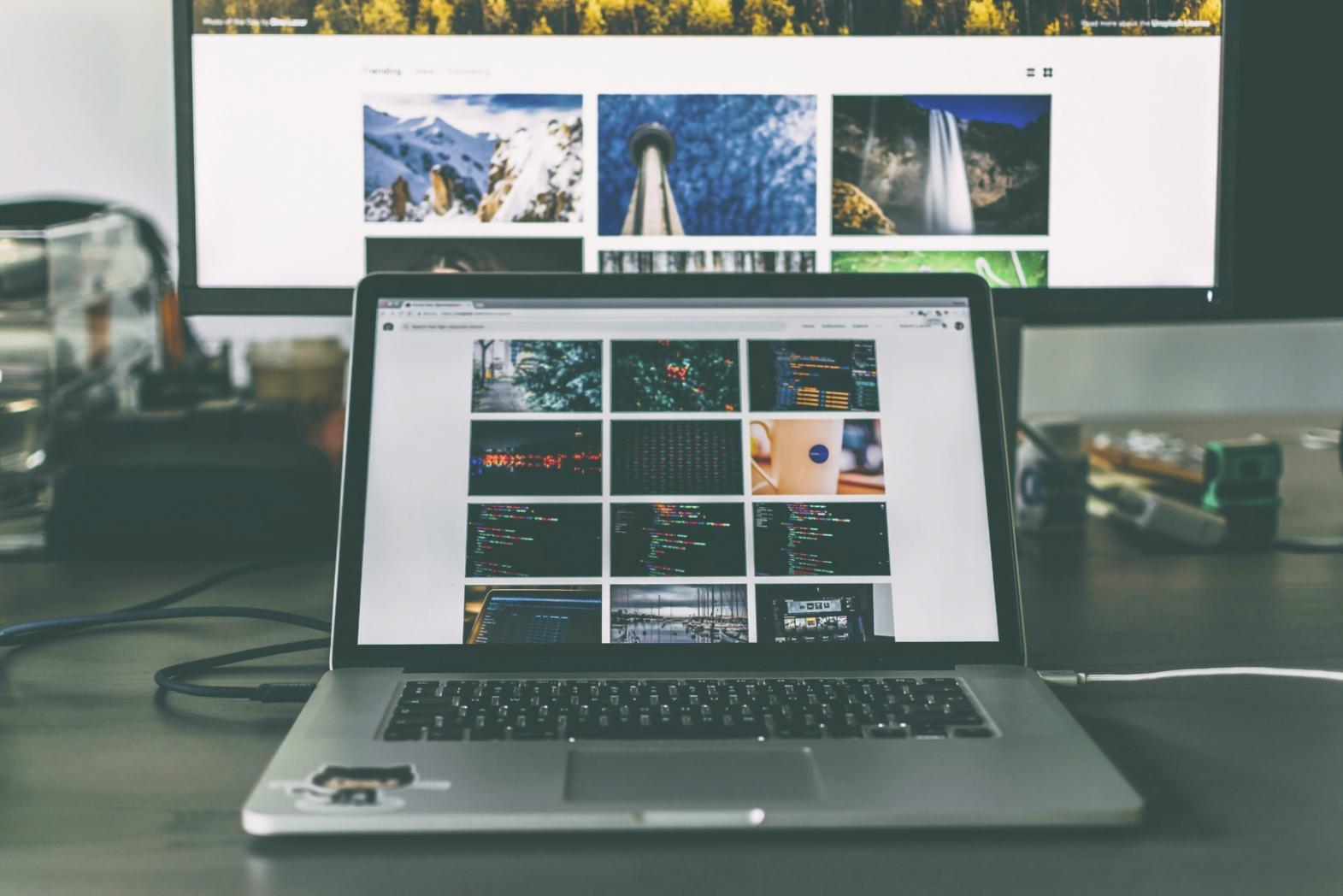 Graphiques et analyses budgétaires sur écran